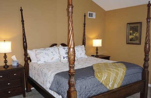Clear Water Point House | House of the Sun is a luxurious setting for beautiful views of Lake Conroe.
