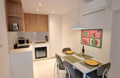 Split Apartment | House Olenta
