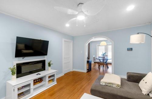 Gulfport House | House on 6th- 3 bed/2 bath home located a short drive to downtown Gulfport