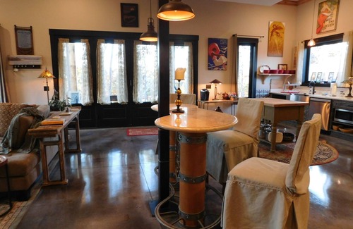 Seneca House | House on Lake Keowee with dock
