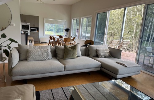 Narrawallee House | House on Narrawallee Inlet on 3 Beautiful Private Acres
