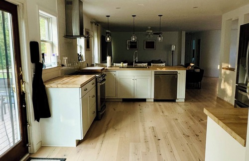 Livingston House | House on Rocky Lane - Dog Friendly