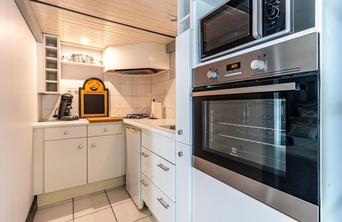 Vezac Villa | House rental w/pool, Jacuzzi, sauna in the Périgord Noir, 5 km away from Sarlat