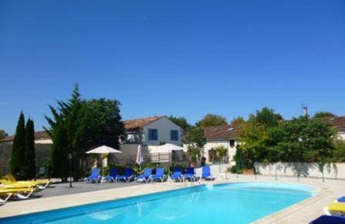 Ternant Cottage | House sleeps 8