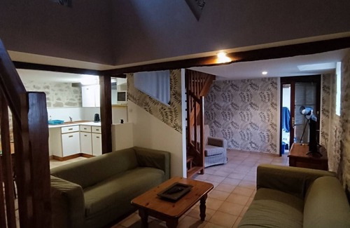 Ternant Cottage | House sleeps 8