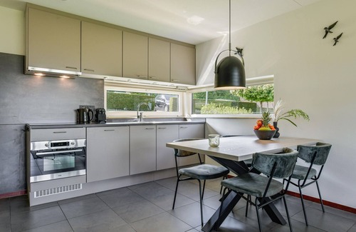 Vijlen House | House with 2 bathrooms, the Drielandenpunt at 8 km