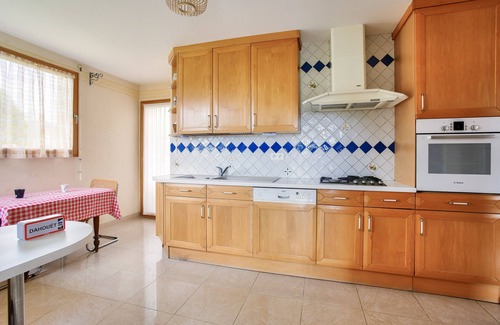 Pleneuf-Val-Andre Ski Chalet | House with port view – sleeps 4 adults and 4 children