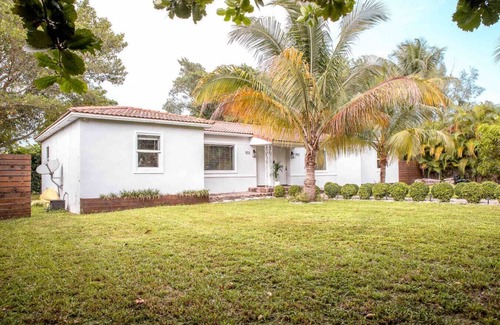 Biscayne Park House | HOUSE WITH POOL, 10 MINS DRIVE TO THE BEACH
