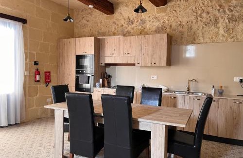 Nadur House | House with pool & jacuzzi for 5 persons