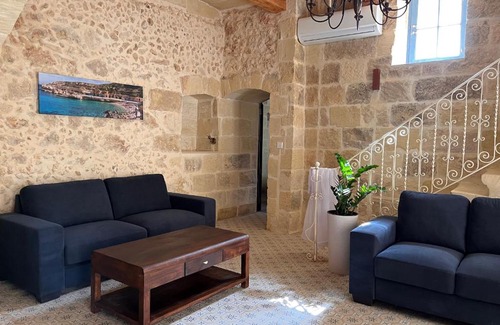 Nadur House | House with pool & jacuzzi for 5 persons