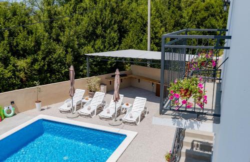 Ratisevina House | House with Pool - Ratisevina