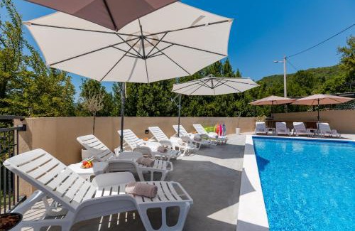 Ratisevina House | House with Pool - Ratisevina