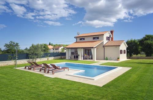 Marcana House | House Zara