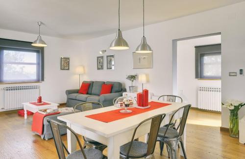 Marcana House | House Zara