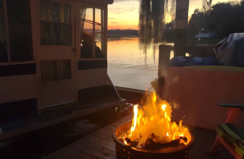 Pierson Boat Rental | Houseboat Shanty on St Johns River Florida
