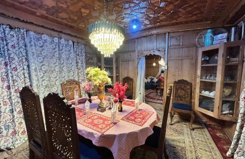 Udhampur District Hotel | Houseboat Trambak