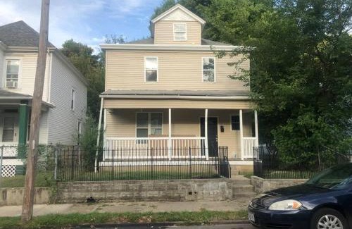 West Columbus House | Housepitality - Franklinton Manor - Spacious