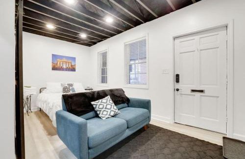 German Village Apartment | Housepitality - The Brandenburg Suite - Efficiency