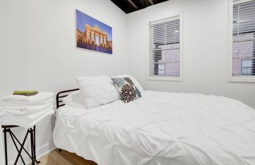 German Village Apartment | Housepitality - The Brandenburg Suite - Efficiency