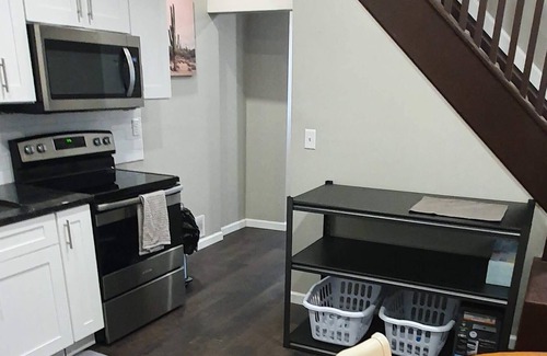 Olde Towne East Apartment | Housepitality - The Red Brick Inn - Luxury