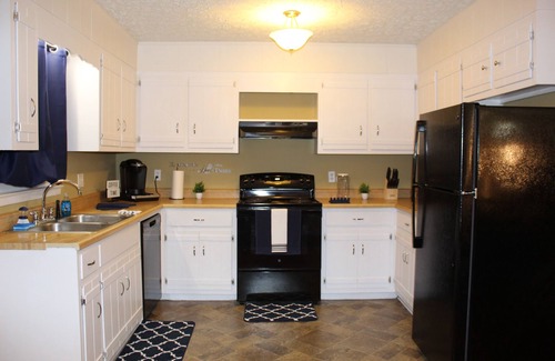 Perry House | Housing Available For Hurricane Milton Evacuees/Hurricane Milton Evacuation