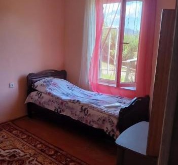 Kaputan House | Hovk Guesthouse