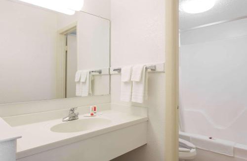 Northwest Hotel | Howard Johnson by Wyndham Virginia Beach