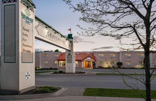 Gravenhurst Hotel | Howard Johnson by Wyndham Gravenhurst