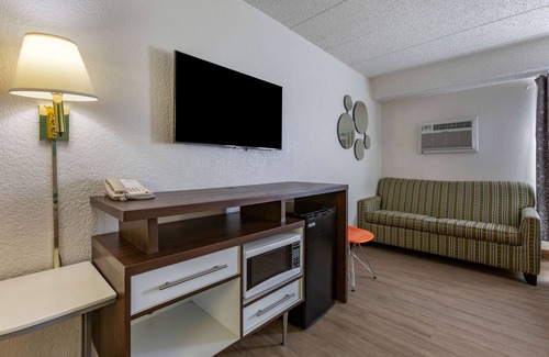 Billings Hotel | Howard Johnson by Wyndham Billings
