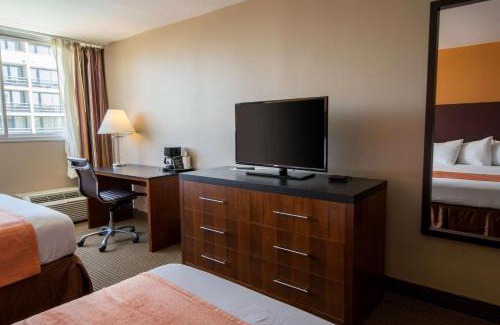 Northwest Anaheim Hotel | Howard Johnson by Wyndham Fullerton/Anaheim Conference Cntr