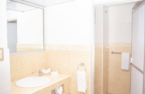 Historic Centre Hotel | Howard Johnson Calle Real Morelia