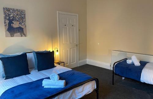 Gateshead Apartment | Howe - Newly refurbished 2 bedroom flat Free Parking