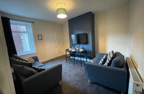 Gateshead Apartment | Howe - Newly refurbished 2 bedroom flat Free Parking
