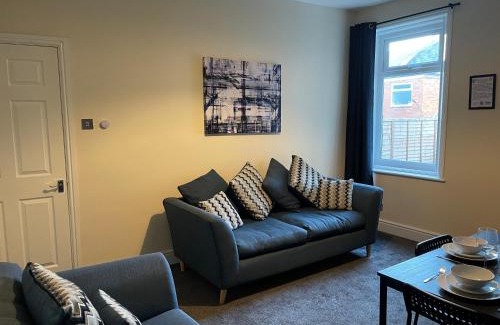 Gateshead Apartment | Howe - Newly refurbished 2 bedroom flat Free Parking