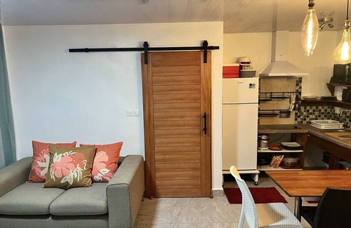 Fare Ski Chalet | HUAHINE-Miki Miki Lodge
