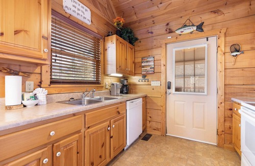 Gatlinburg - Pigeon Forge Cabin | Huckleberry Ridge