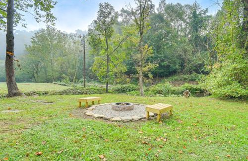 Beattyville Apartment | Hudsons Hideaway Cabin on Creek in Beattyville!