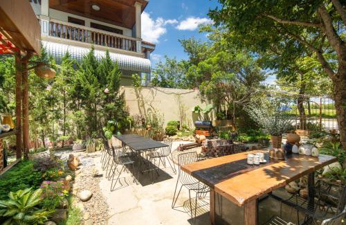 Huong Thuy Villa | Hue Crown Boutique Villa- Hue Ancient Capital