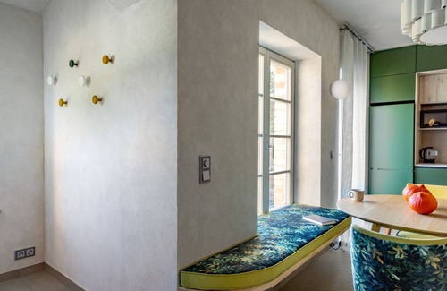 Wustrow Apartment | Hufe 9 Ferienwohnung Gute Stube - direkt am See!