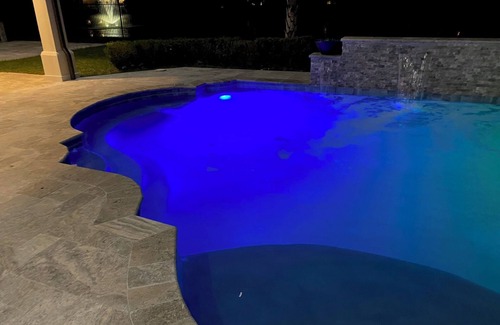 Sunshine House | Huge 5 bedroom in Baton Rouge with Pool, Theatre 55m to New Orleans Super Bowl