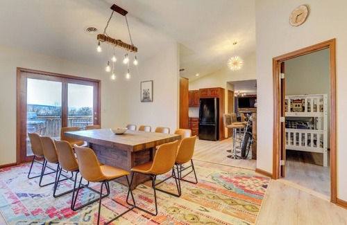 Sciota Cabin | Huge Cabin Epic Appalachian Views + Hot Tub/Sauna+Bar+Game room sleeps 16
