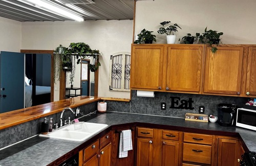 Stillwater House | HUGE Gameroom-Style Barndo in the countryside, minutes to Lake McMurtry & OSU!