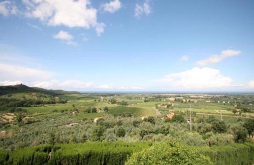 Donoratico House | Huge Holiday Home in Marina di Castagneto Carducci near Sea