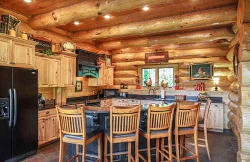Pittman Center Cabin | Huge Log Cabin | Owner Managed | Mtn Views | Fire Pit | Lawn | Brook | Swing Set