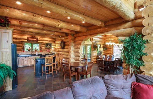 Pittman Center Cabin | Huge Log Cabin | Owner Managed | Mtn Views | Fire Pit | Lawn | Brook | Swing Set