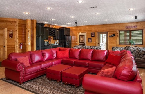 Pittman Center Cabin | Huge Log Cabin | Owner Managed | Mtn Views | Fire Pit | Lawn | Brook | Swing Set