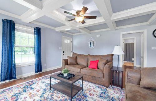 Clarksville House | Huge Yard & Patio Near Downtown - Sage Cottage