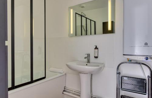Pont-de-L'Arche Apartment | Hugo studio cosy au cœur de la ville