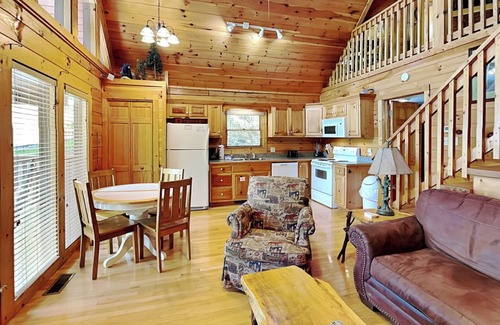 Black Bear Falls Cabin | Hugs 'N Kisses
