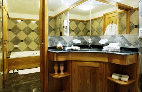 San Carlos de Bariloche Hotel | Huinid Bustillo Hotel & Spa
